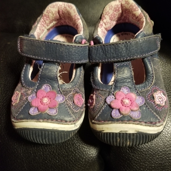 Toddler's Shoe Bundle - Picture 4 of 6